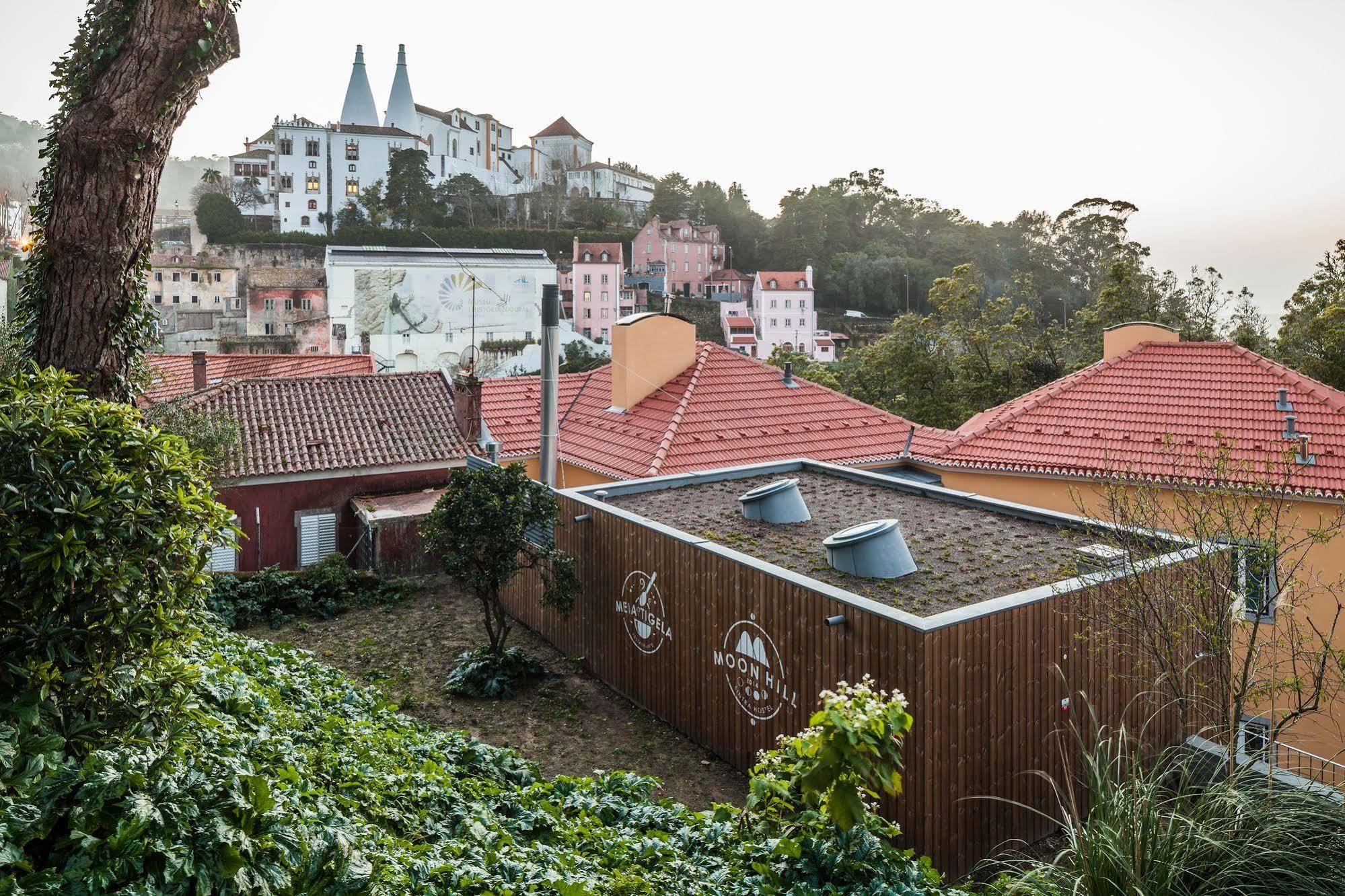 Moon Hill By Joivy Hostel ซินตรา ภายนอก รูปภาพ